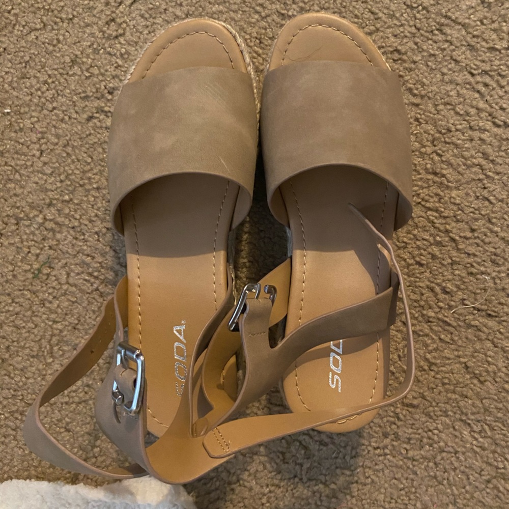 Taupe wedges